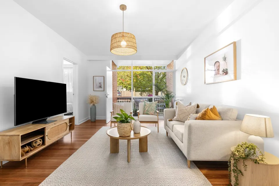 Daytime - Small Apartment, Ashburton